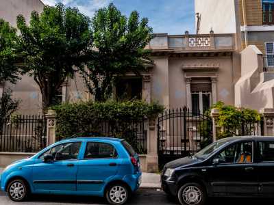 Villa Armida si presenta infatti modesta e discreta: posta su un solo livello...